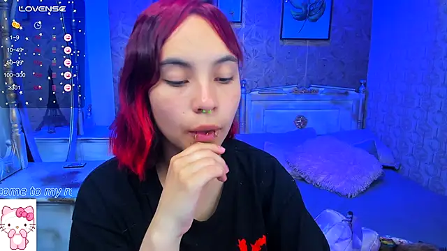 Snapshot of Megane_whitte chatting on October 2025 03:18:02 AM Megane whitte online show from October 2025 03:18:02 AM