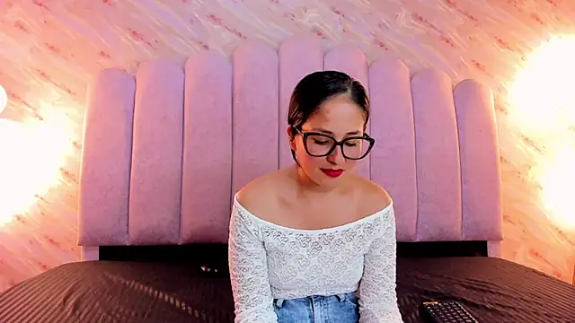 scarleth diamonn online show from October 2025 05:37:02 AM