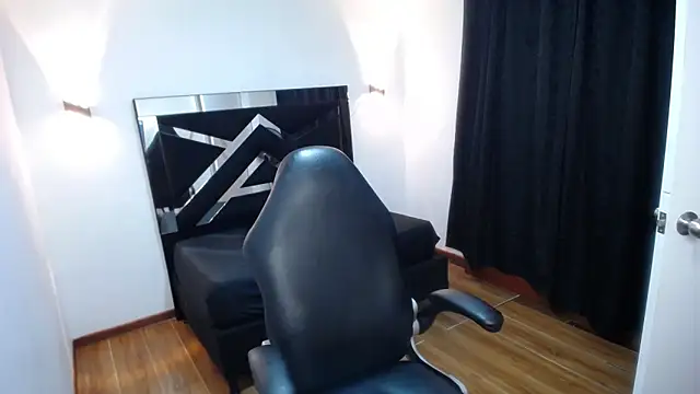 MarianaRojas  online show from January 2026 04:39:01 AM