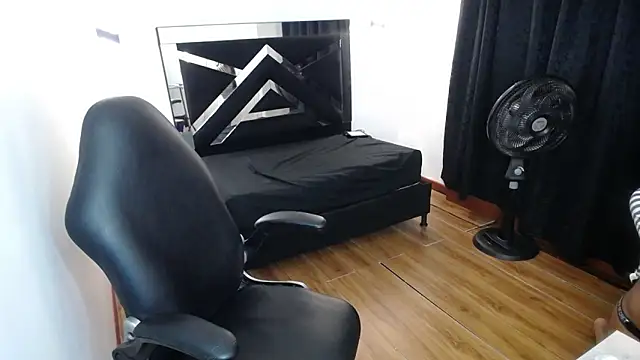 MarianaRojas  online show from January 2026 02:59:01 AM