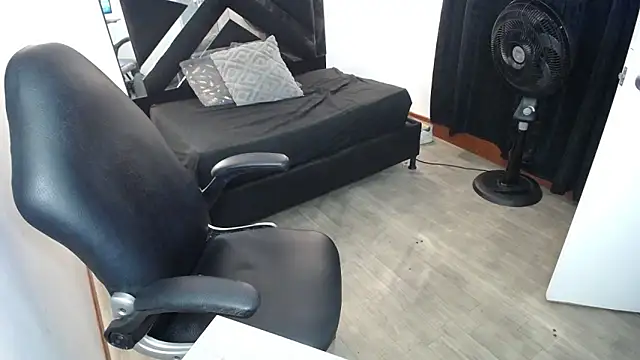 MarianaRojas  online show from May 2026 07:26:01 AM
