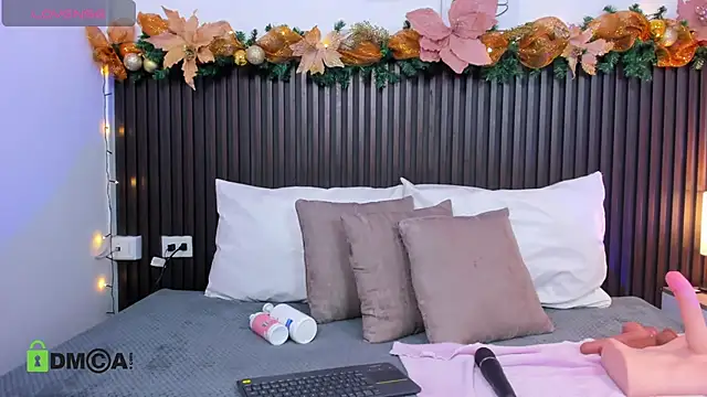 alahia mellers online show from December 2025 04:07:01 AM