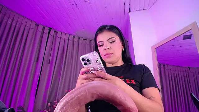 Tamararosses online show from May 2026 01:43:02 PM