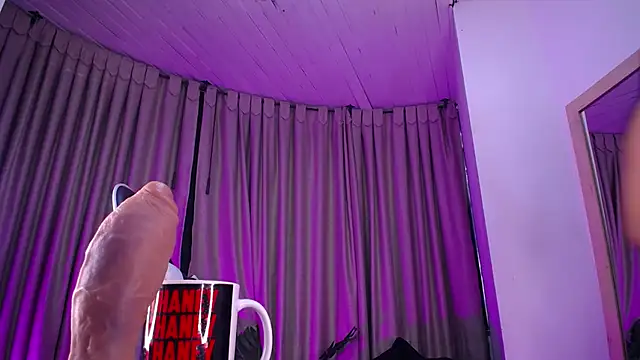 Tamararosses online show from April 2026 01:26:02 PM