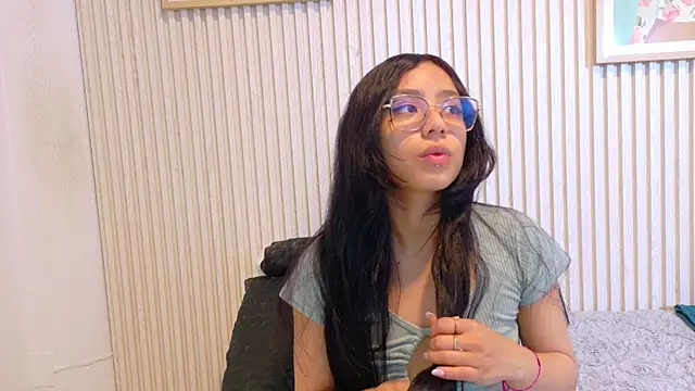 Abrilmirren online show from April 2026 11:25:02 AM