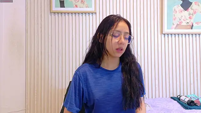 Abrilmirren online show from April 2026 11:24:02 AM