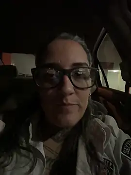 Snapshot of inkdmagz chatting on October 2025 04:38:01 AM inkdmagz online show from October 2025 04:38:01 AM