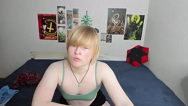 Cattie w  online show from March 2026 01:17:02 AM