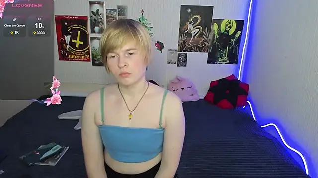 Cattie w  online show from January 2026 01:20:01 AM