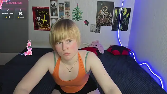 Cattie w  online show from February 2026 01:13:01 AM