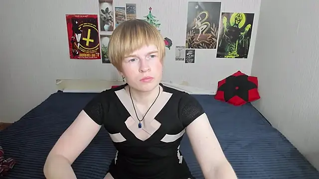 Cattie w  online show from April 2026 01:07:01 AM