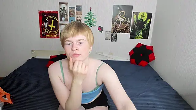 Cattie w  online show from April 2026 01:12:02 AM