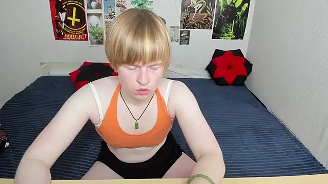 Cattie w  online show from May 2026 01:15:01 AM