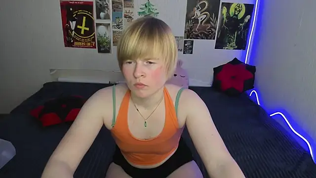 Cattie w  online show from February 2026 01:15:02 AM