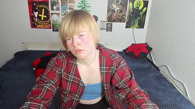 Cattie w  online show from February 2026 01:17:02 AM