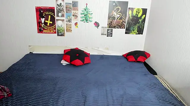 Cattie w  online show from April 2026 01:07:01 AM