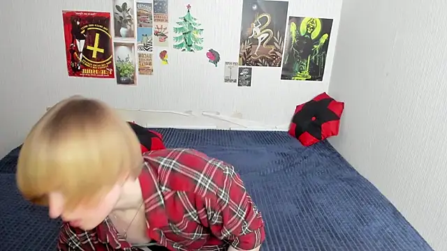 Cattie w  online show from March 2026 01:12:01 AM