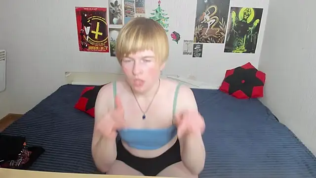 Cattie w  online show from April 2026 01:19:01 AM