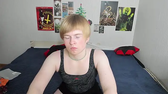 Cattie w  online show from April 2026 01:10:01 AM