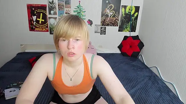 Cattie w  online show from March 2026 01:13:01 AM