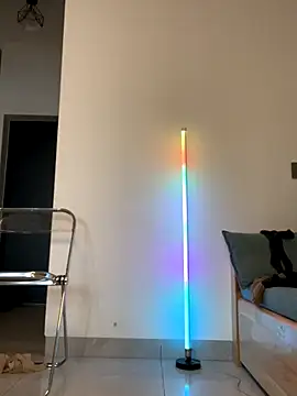 Snapshot of POS001 chatting on November 2025 05:44:02 AM POS001 online show from November 2025 05:44:02 AM