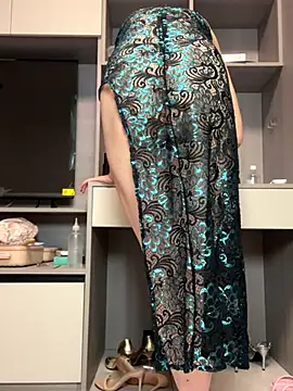 Snapshot of POS001 chatting on December 2025 05:29:01 PM POS001 online show from December 2025 05:29:01 PM