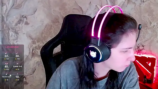 Irwi Tomboy online show from May 2026 01:42:02 PM