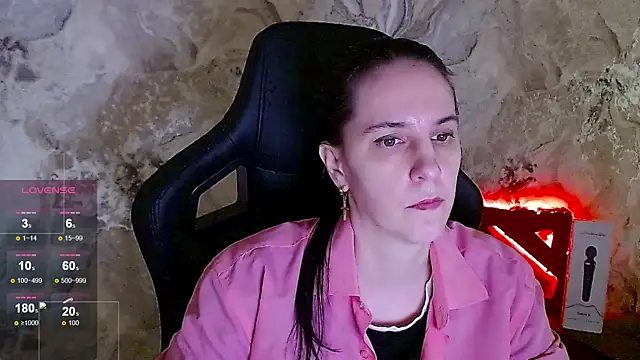 Irwi Tomboy online show from June 2026 02:39:01 PM