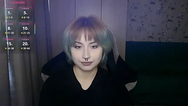 Snapshot of LeisaHopperstad chatting on May 2026 12:20:01 PM LeisaHopperstad online show from May 2026 12:20:01 PM