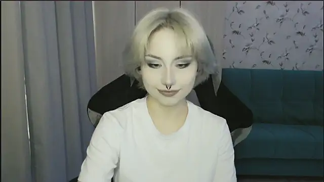 Snapshot of LeisaHopperstad chatting on June 2026 04:39:01 PM LeisaHopperstad online show from June 2026 04:39:01 PM