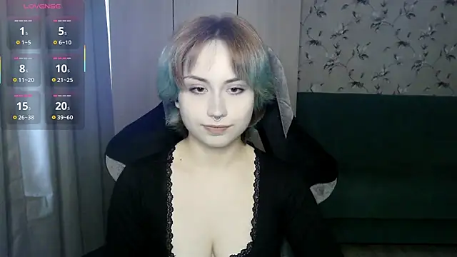 Snapshot of LeisaHopperstad chatting on May 2026 12:25:02 PM LeisaHopperstad online show from May 2026 12:25:02 PM