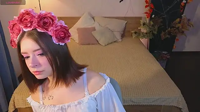  Amelia Shine  online show from October 2025 11:25:02 PM