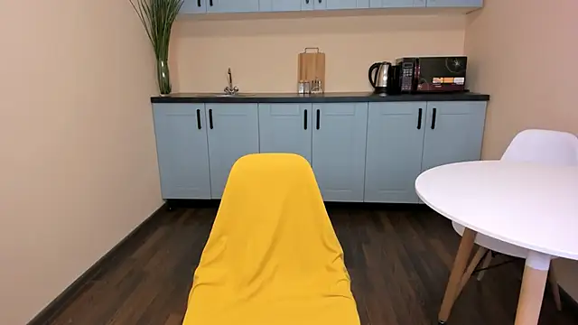 CallMeMargo online show from November 2025 12:20:01 PM