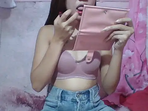 Snapshot of SweetPussie18x chatting on May 2026 02:08:01 AM SweetPussie18x online show from May 2026 02:08:01 AM