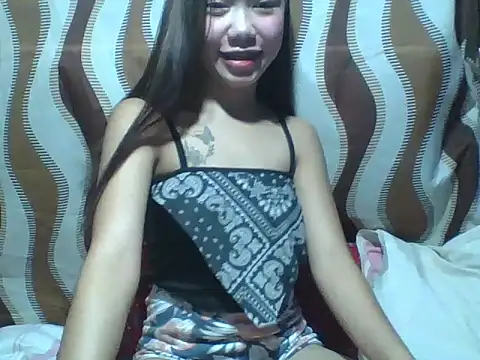 Snapshot of SweetPussie18x chatting on March 2026 03:17:02 AM SweetPussie18x online show from March 2026 03:17:02 AM