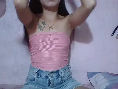 Snapshot of SweetPussie18x chatting on June 2026 02:28:01 AM SweetPussie18x online show from June 2026 02:28:01 AM