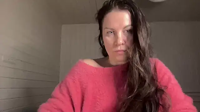 Snapshot of Tarivona chatting on February 2026 02:15:02 PM Tarivona online show from February 2026 02:15:02 PM