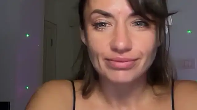 Snapshot of Roriann chatting on February 2026 05:34:02 PM Roriann online show from February 2026 05:34:02 PM