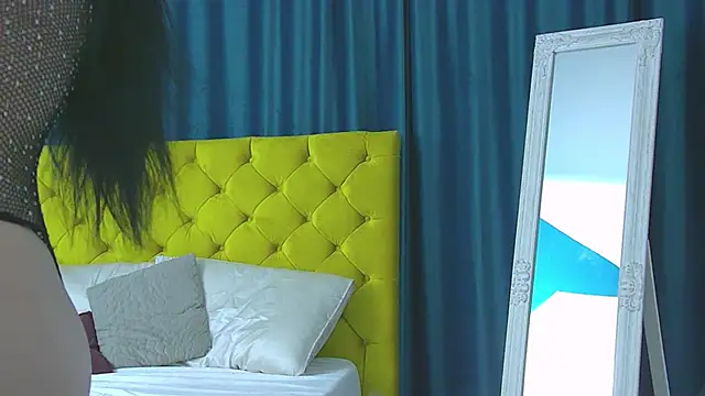 Snapshot of RubyHills chatting on December 2025 05:06:01 AM RubyHills online show from December 2025 05:06:01 AM