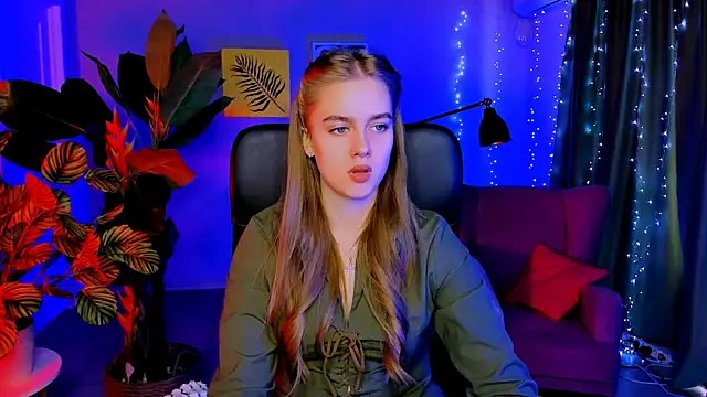 JuneWoods online show from March 2026 07:11:01 AM