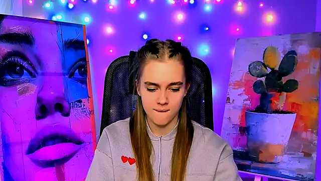 JuneWoods online show from February 2026 07:30:02 AM