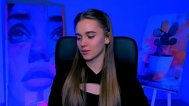 JuneWoods online show from December 2025 12:37:01 PM