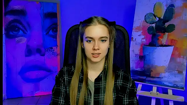 JuneWoods online show from March 2026 01:40:02 PM