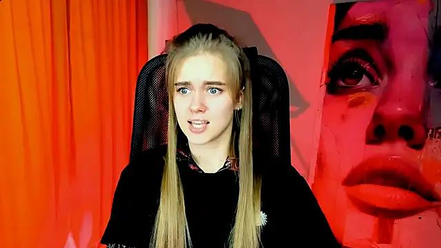 JuneWoods online show from March 2026 12:38:01 PM