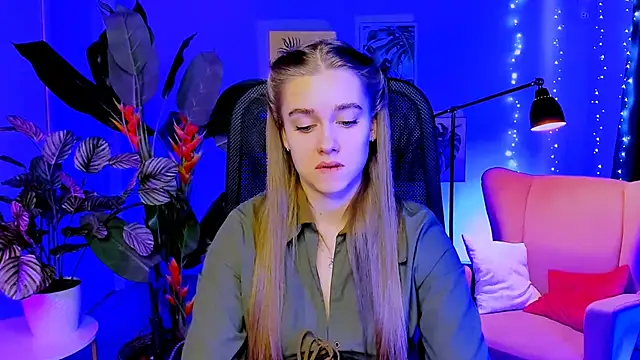 JuneWoods online show from March 2026 07:04:01 AM