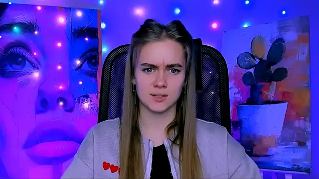 JuneWoods online show from December 2025 06:24:01 AM