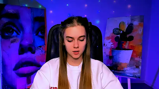 JuneWoods online show from February 2026 12:14:01 PM