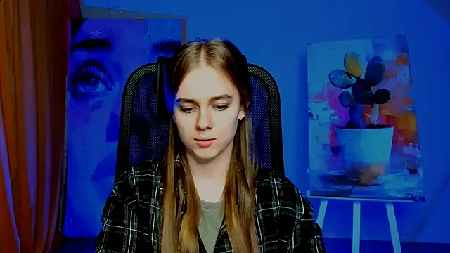 JuneWoods online show from April 2026 03:49:01 PM