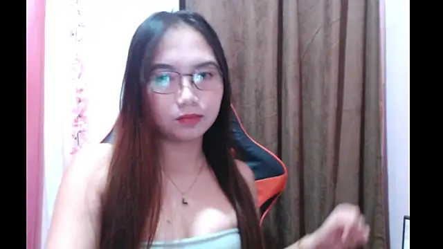 Snapshot of pinayscarlet chatting on October 2025 11:08:01 PM pinayscarlet online show from October 2025 11:08:01 PM
