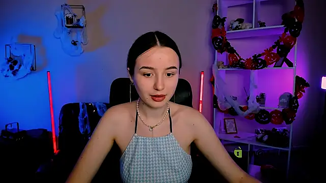 leslie bird online show from October 2025 08:57:01 AM